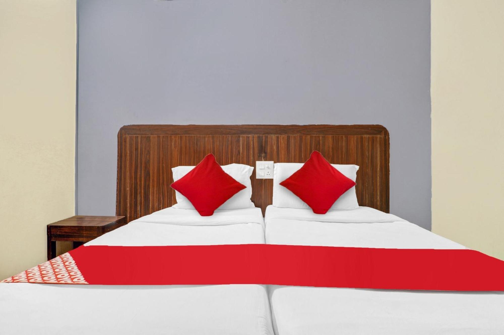 Hotel O Hrr Hotels Near Paradise Circle Secunderabad Bagian luar foto