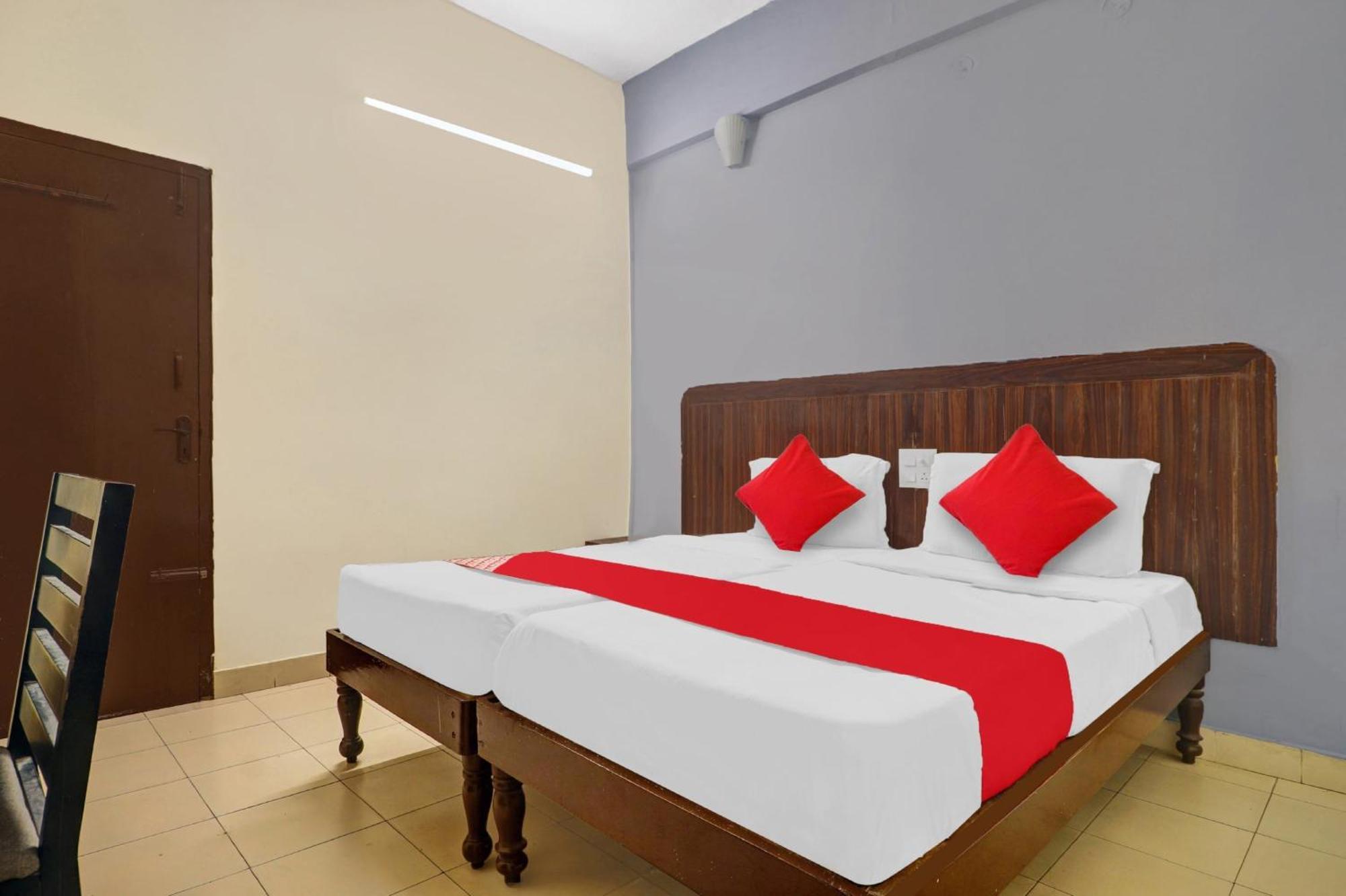 Hotel O Hrr Hotels Near Paradise Circle Secunderabad Bagian luar foto